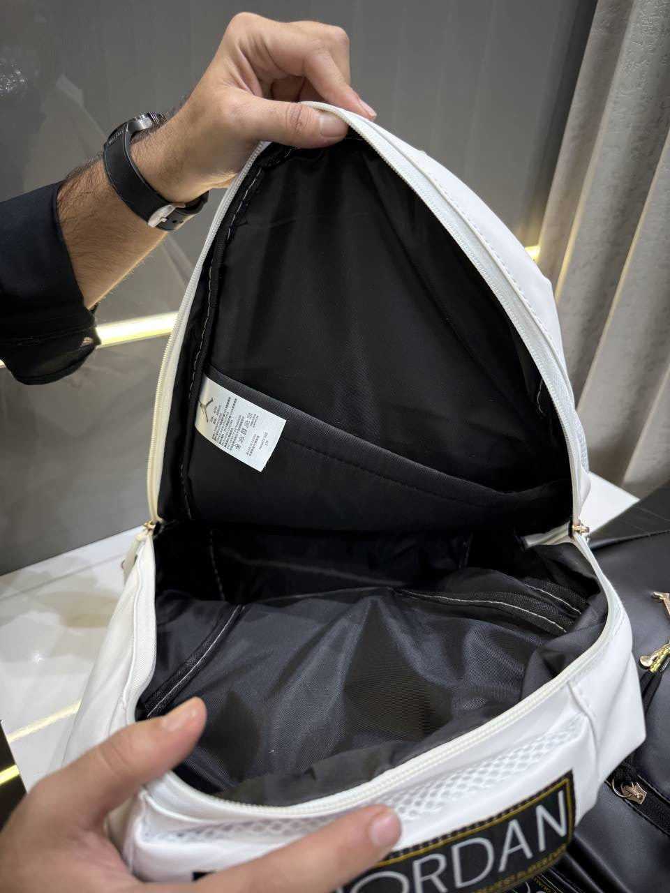 NIKE AIR JORDAN 23 UNISEX BLACK PREMIUM CLASSIC BAGPACK WITH JORDAN SNEAKER KEYCHAIN WITH PREMIUM PACKING