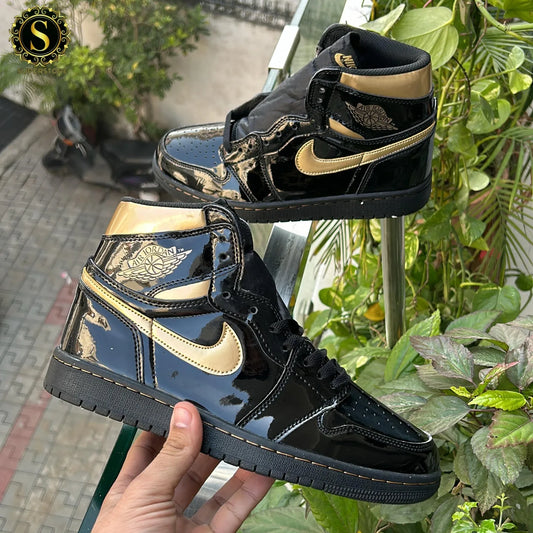 Nike air jordan 1s high black mettalic gold