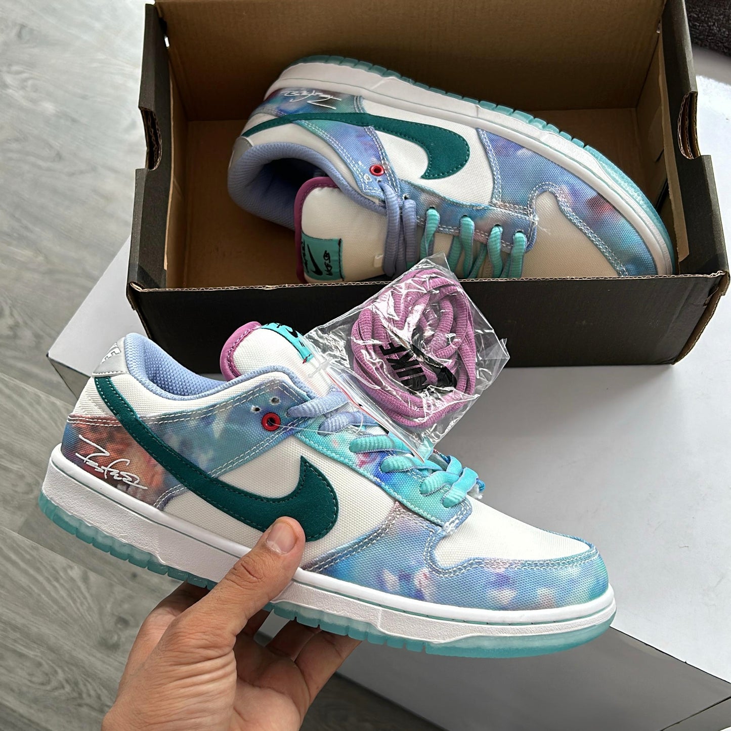 Nike sb dunk futura