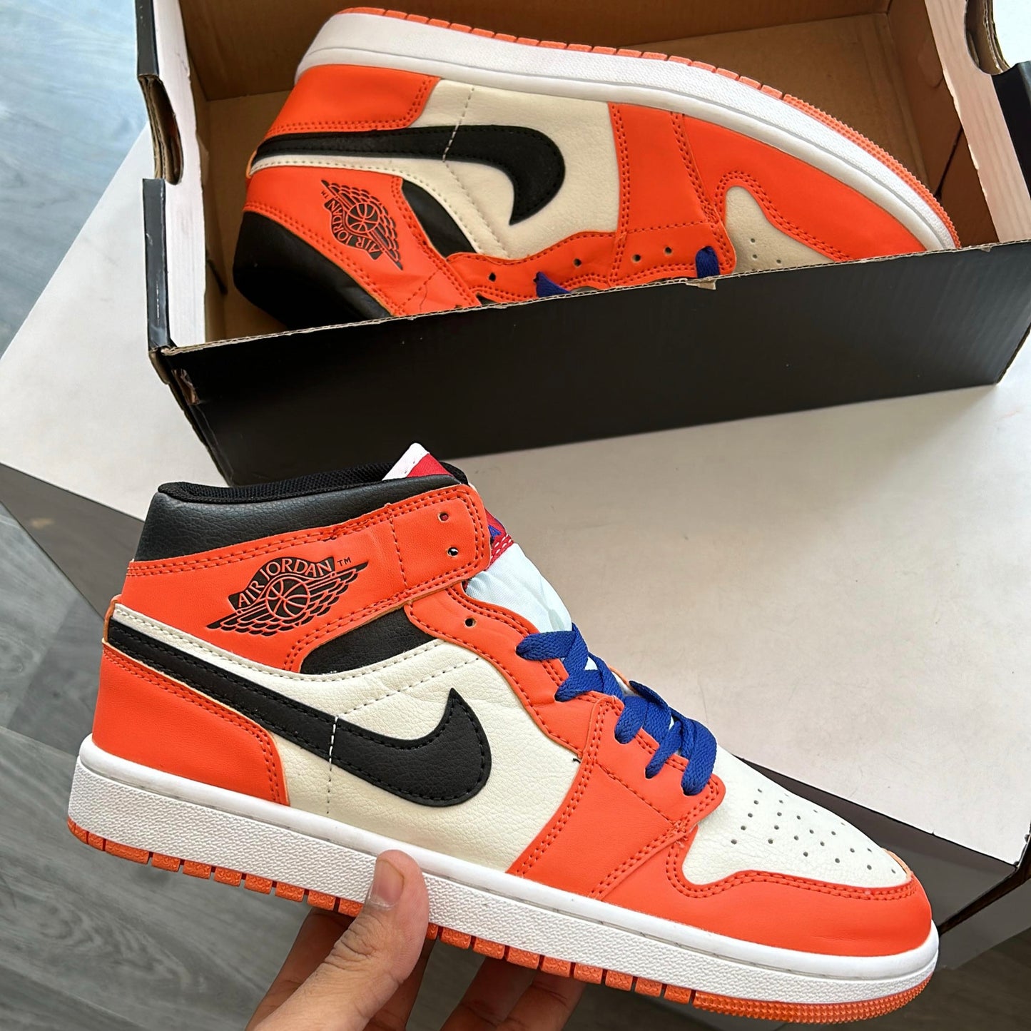 Nike air jordan 1s mid team orange black