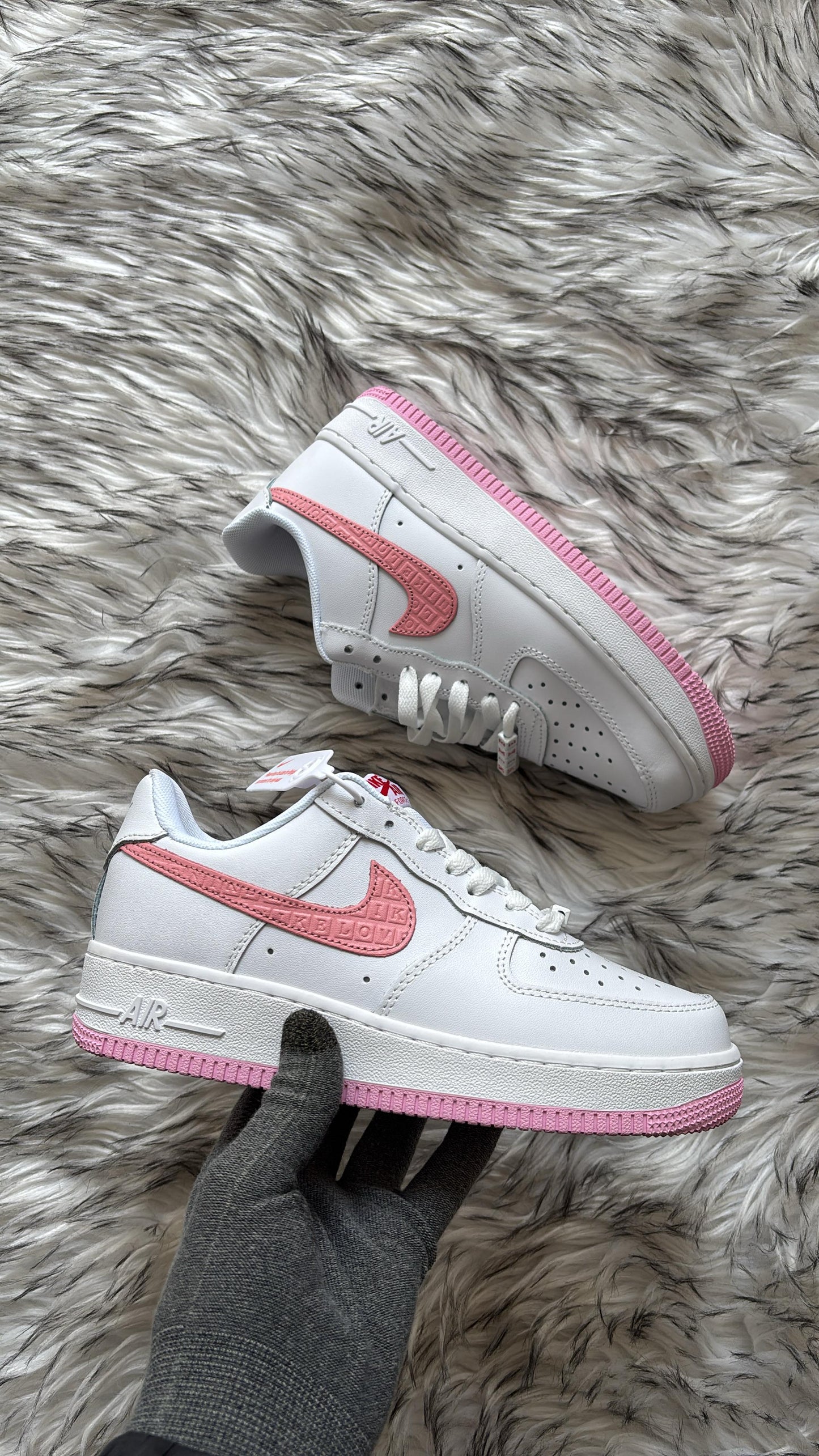 Nike airforce 1 pink tick