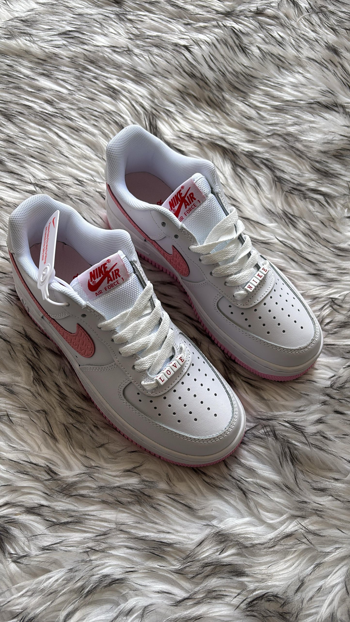 Nike airforce 1 pink tick