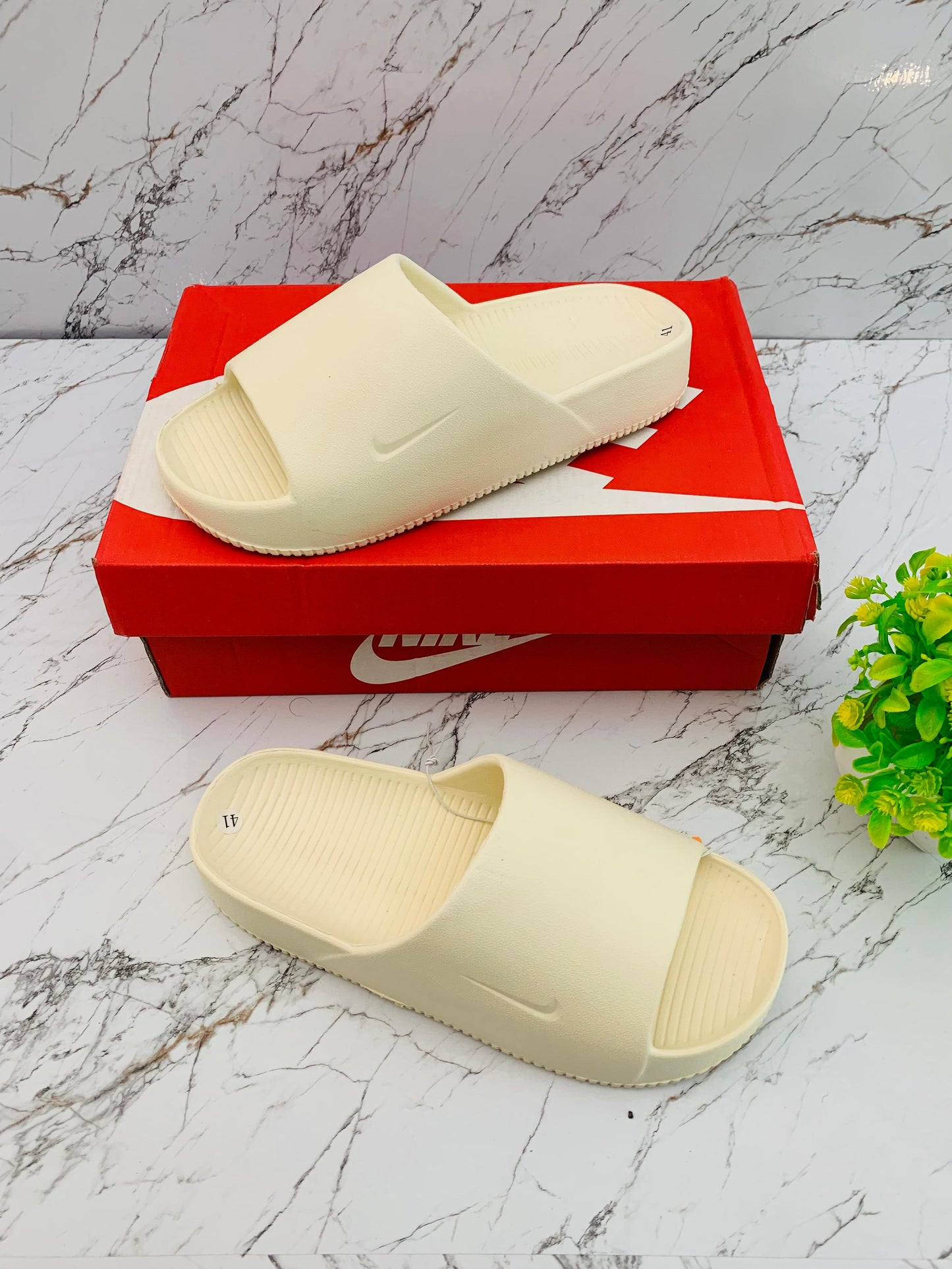 Nike Calm Flipflop slide