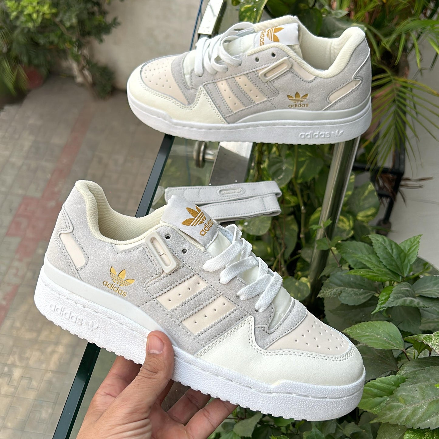 Adidas forum low strap