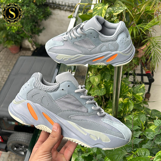 Adidas yeezy 700 reflective