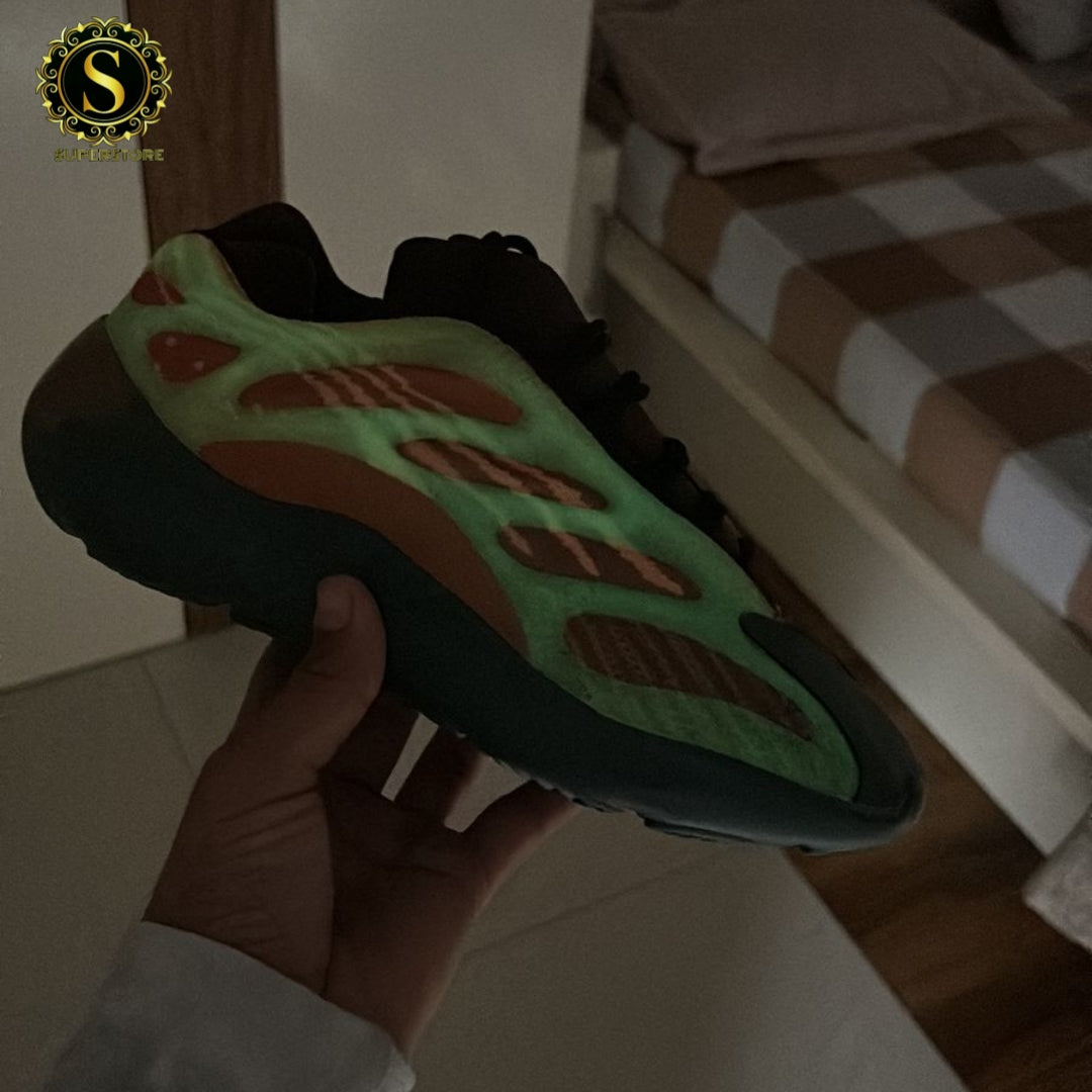 Adidas yeezy 700 v3