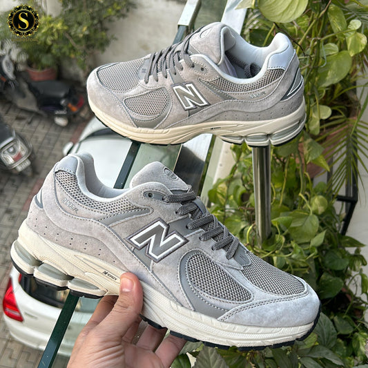 New balance 2002R