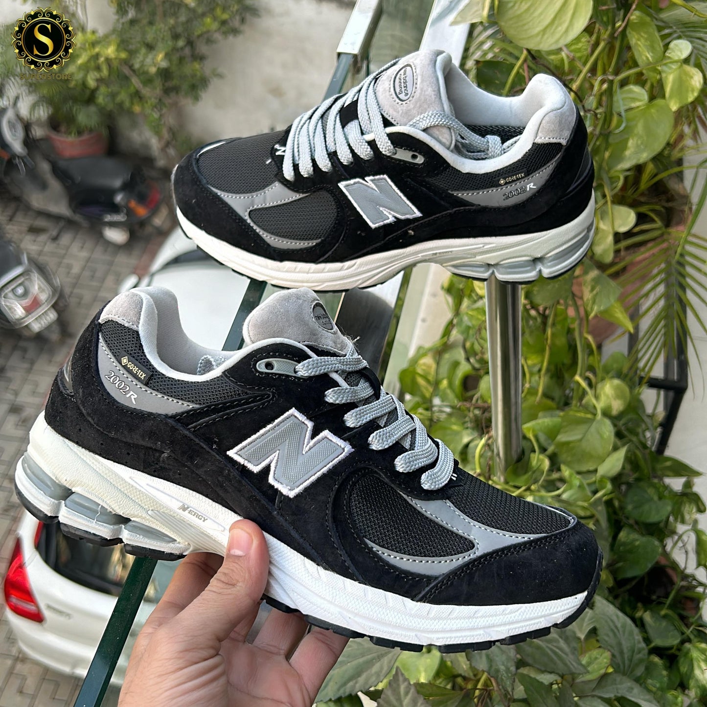 New balance 2002R