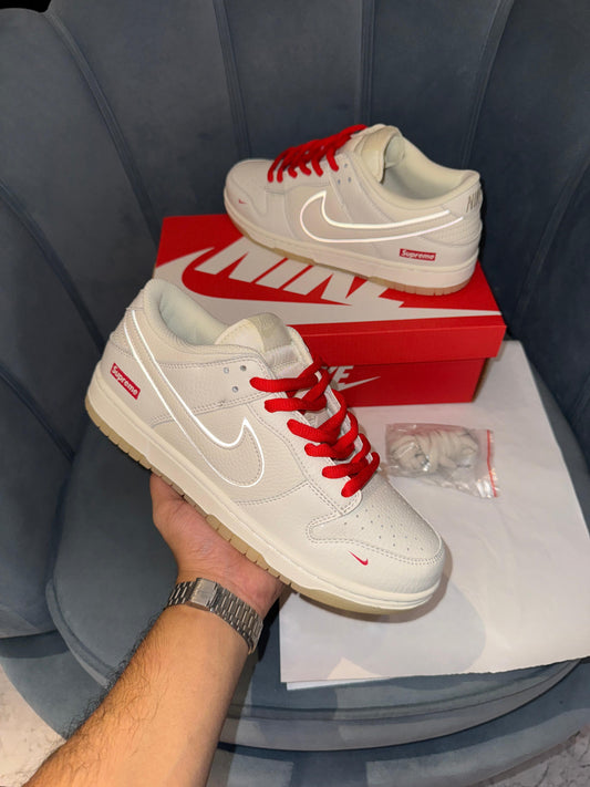 Nike sb dunk x supreme white red radium