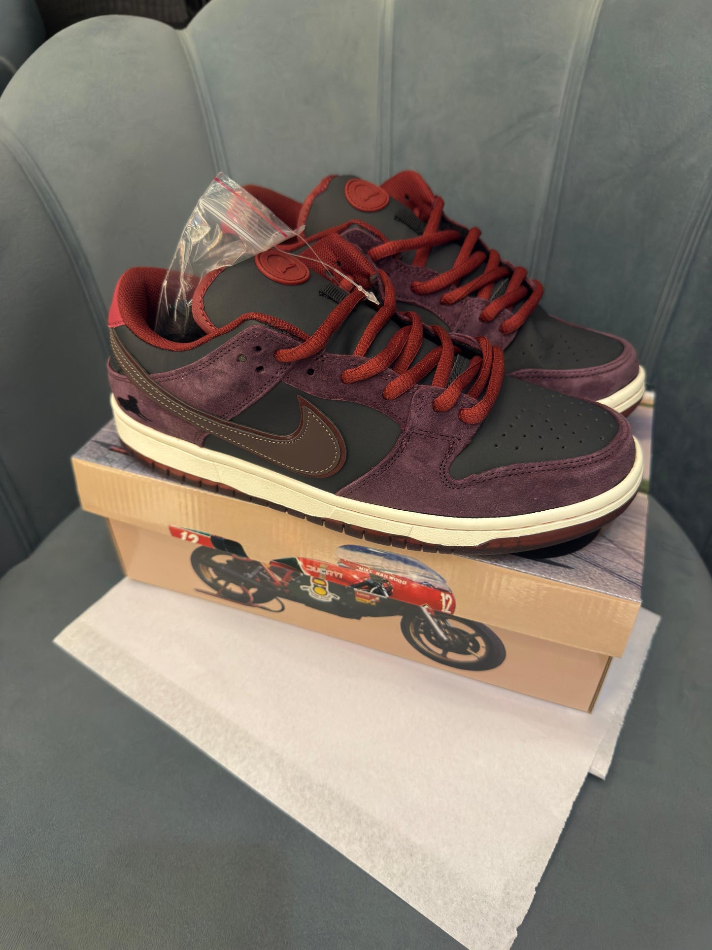 Nike sb dunk x riot skate shop