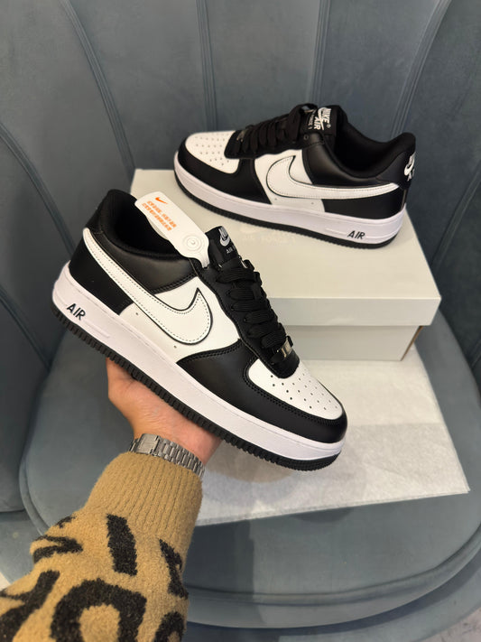 Nike airforce 1 low panda