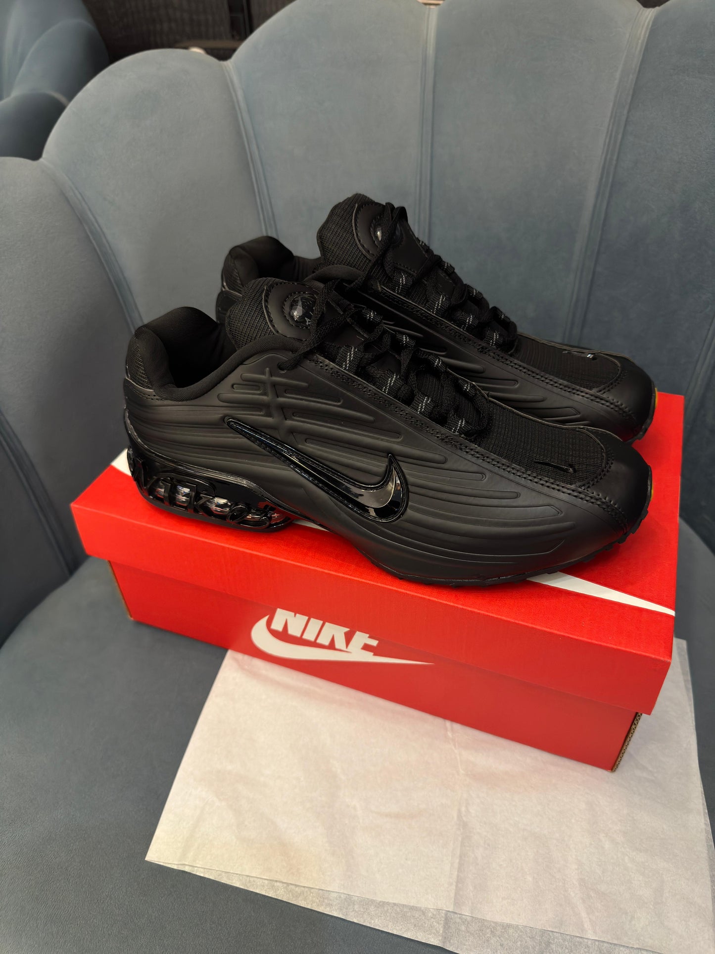 Nike black shox