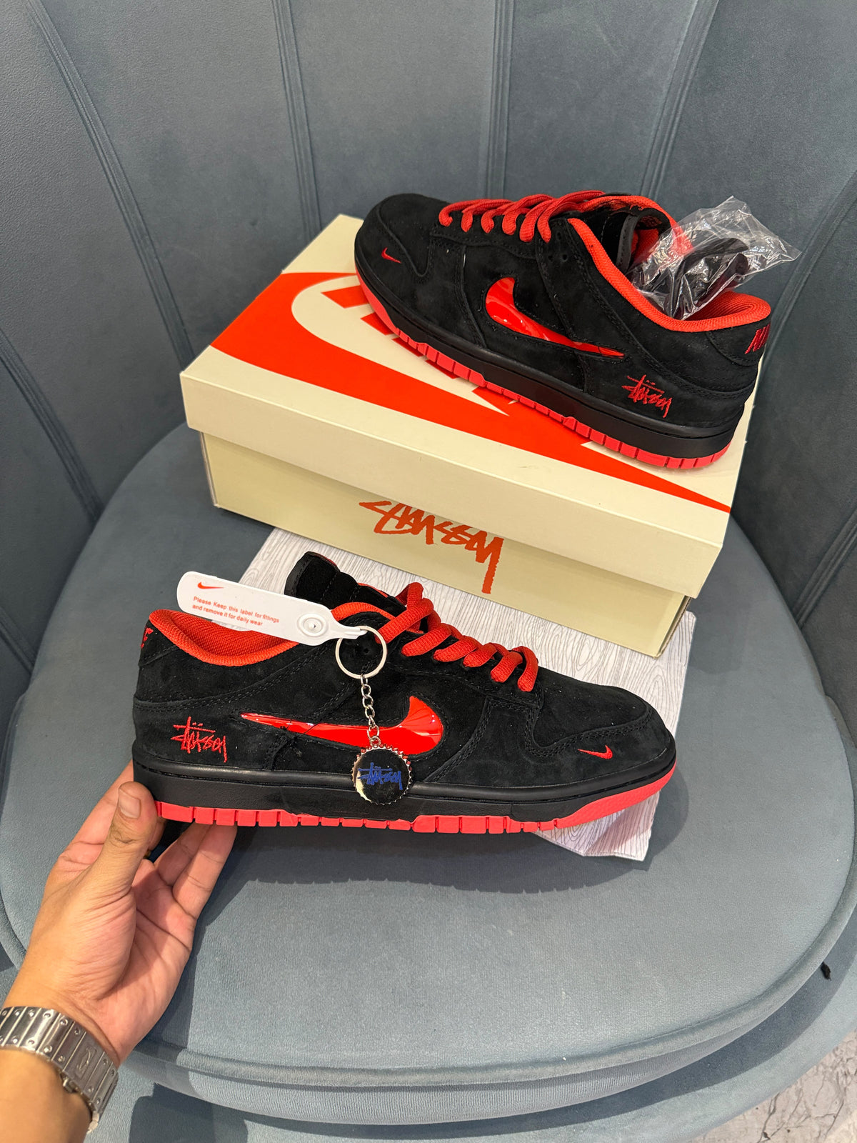 Nike sb dunk stussy x red