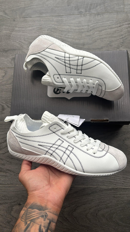 Ontisuka tiger sclaw