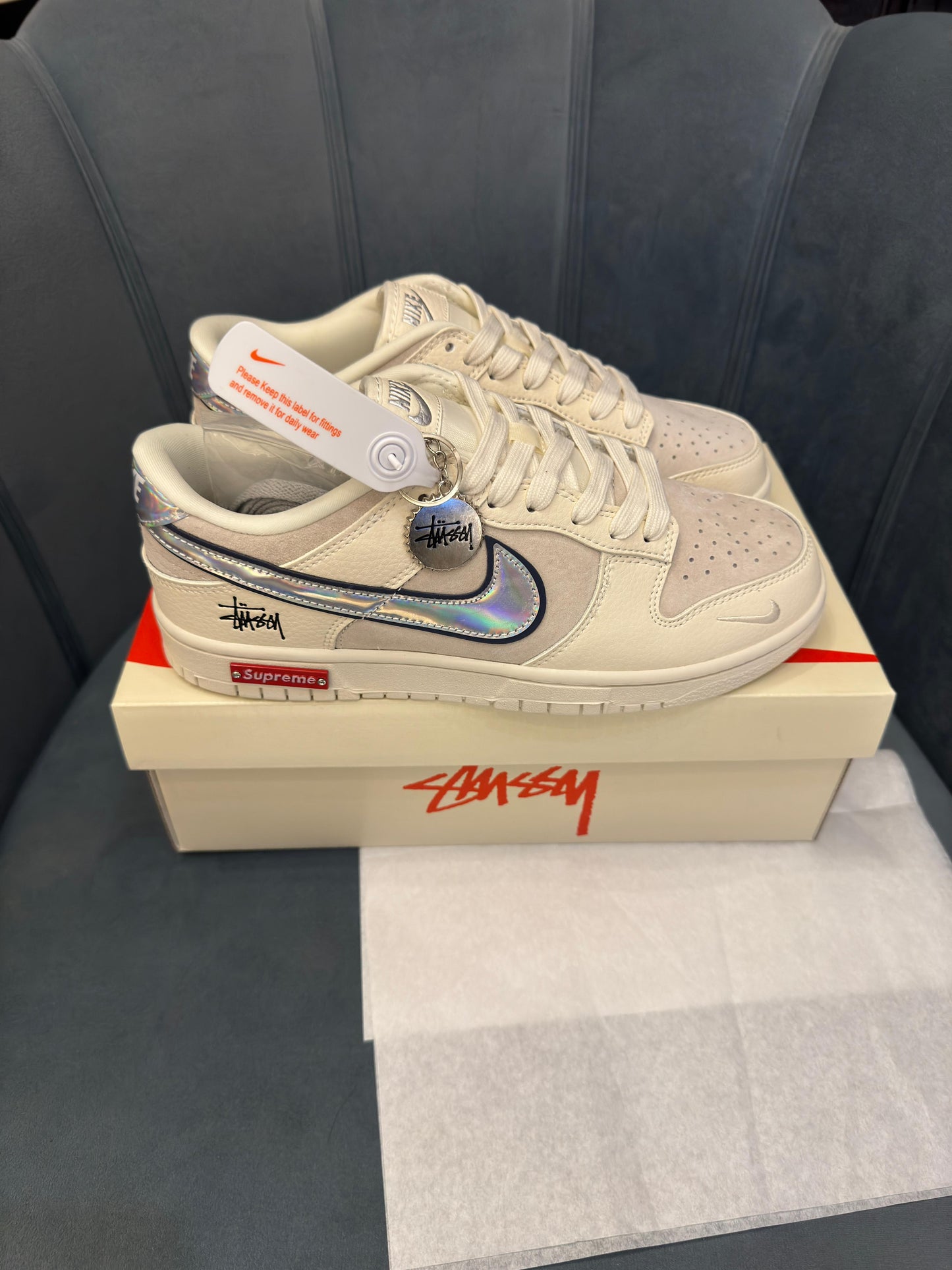 Nike sb dunk x supreme stussy