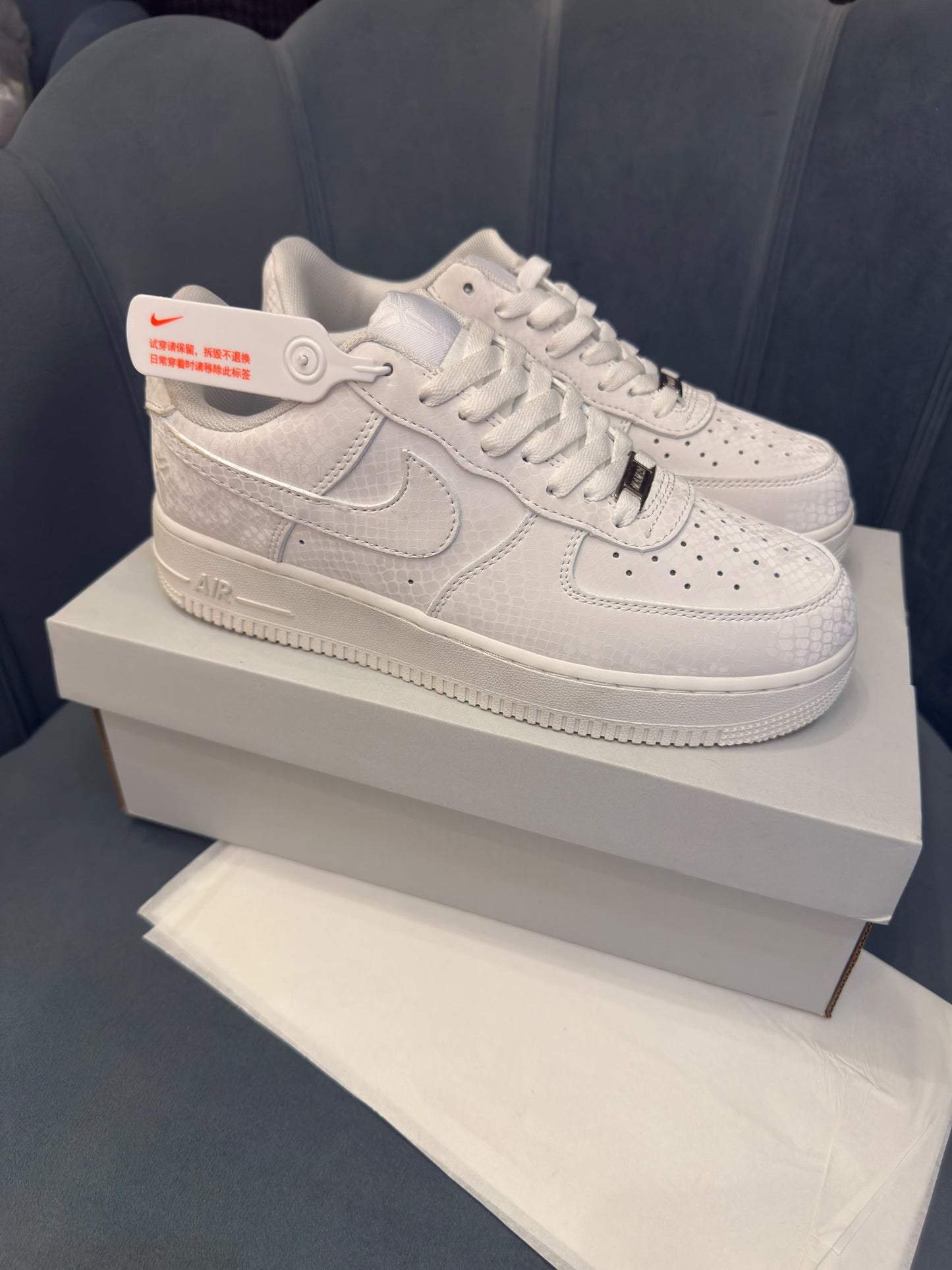 Nike airforce one kobe bryant white