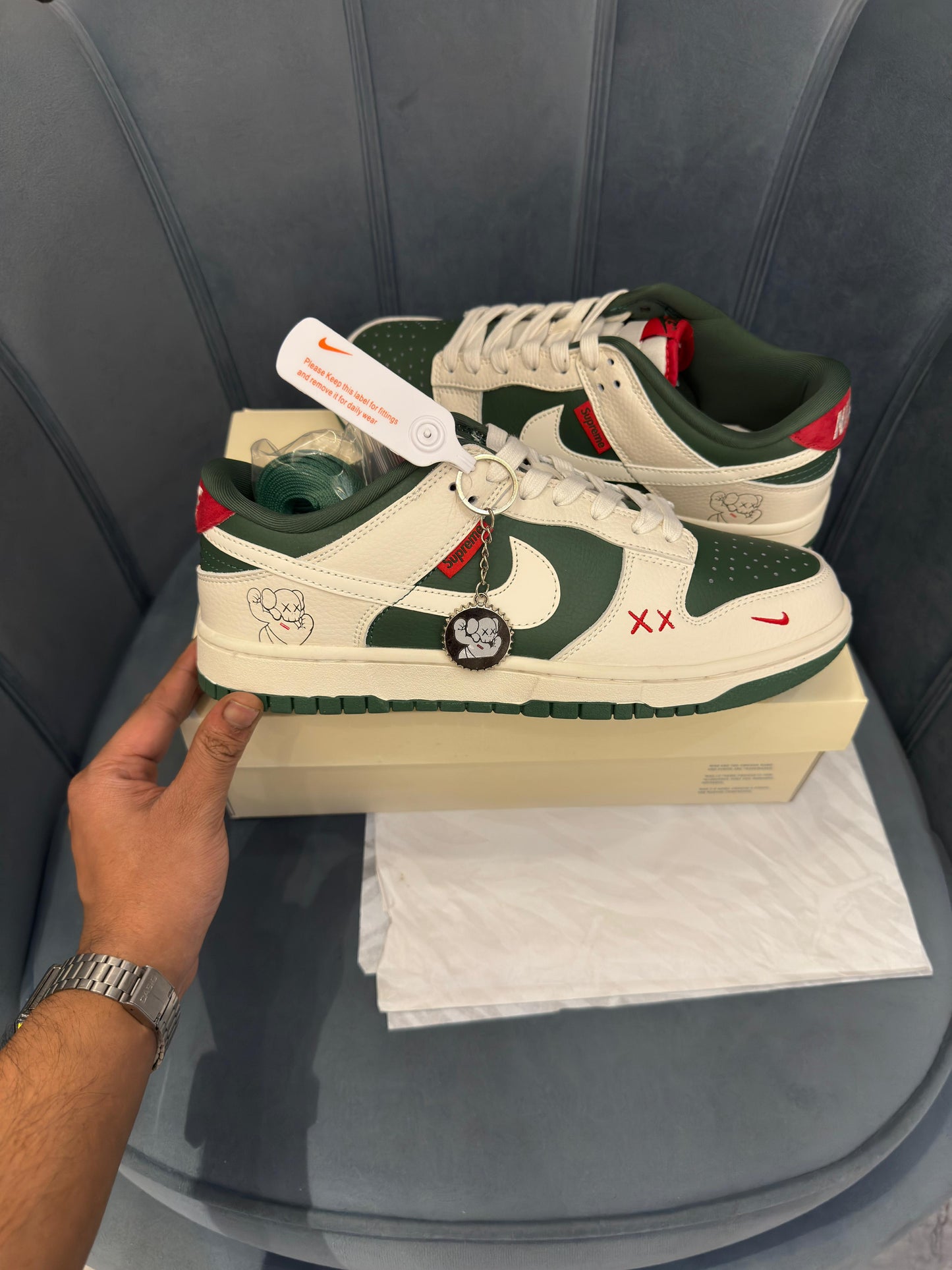 Nike sb dunk supreme x kaws