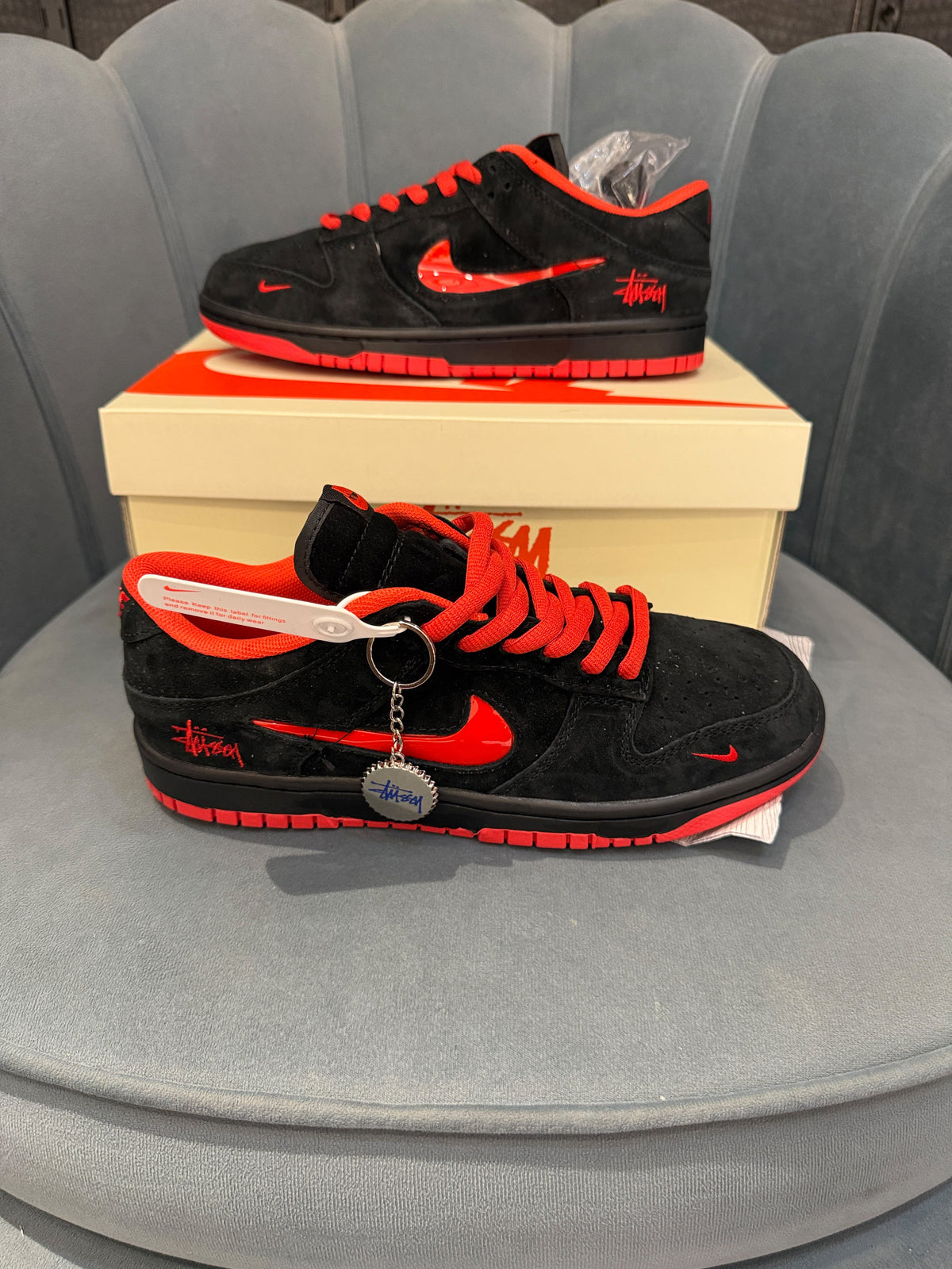 Nike sb dunk stussy x red