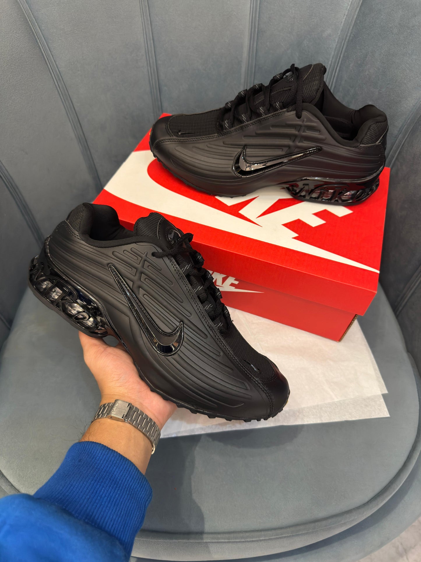 Nike black shox