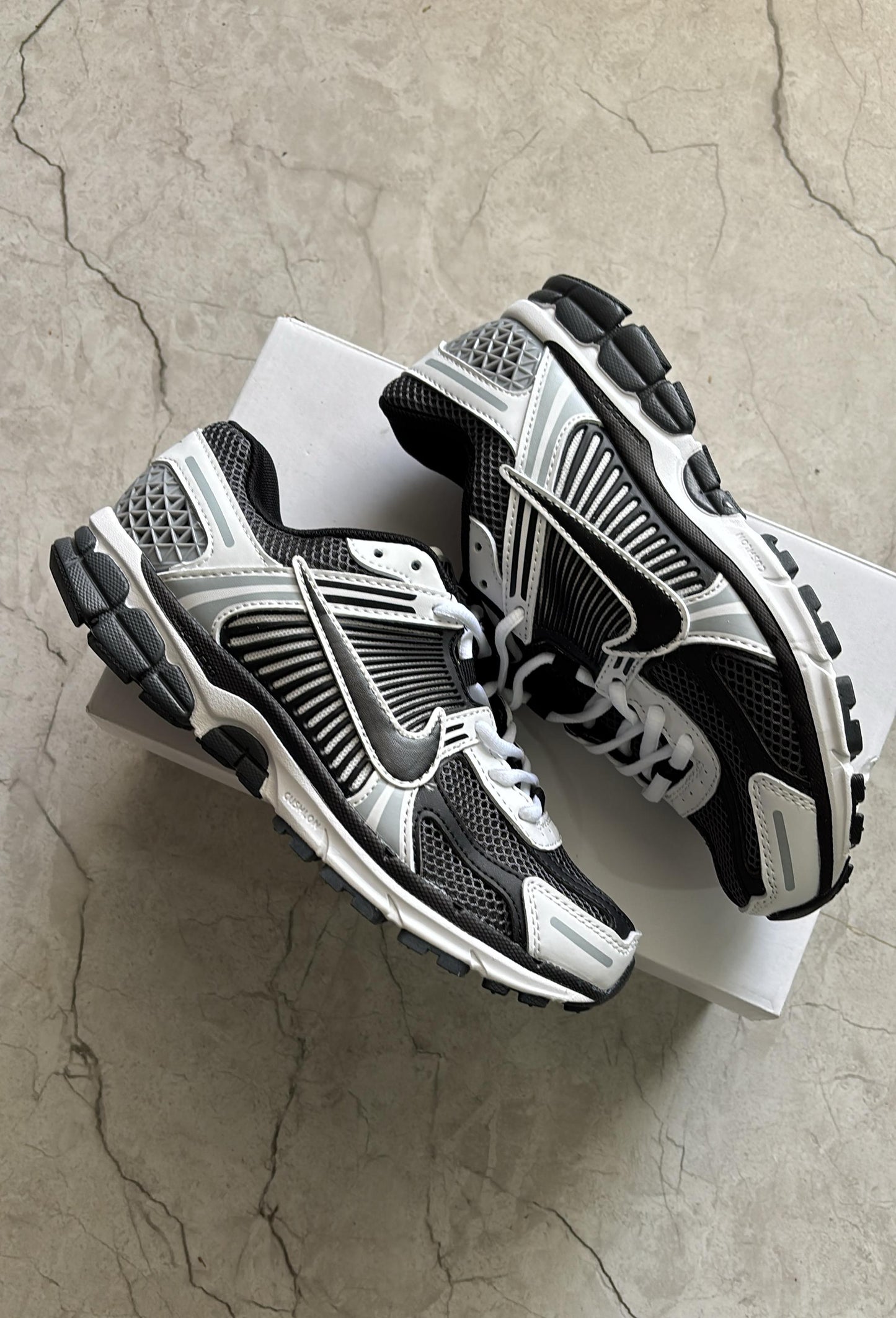 Nike vomero 5