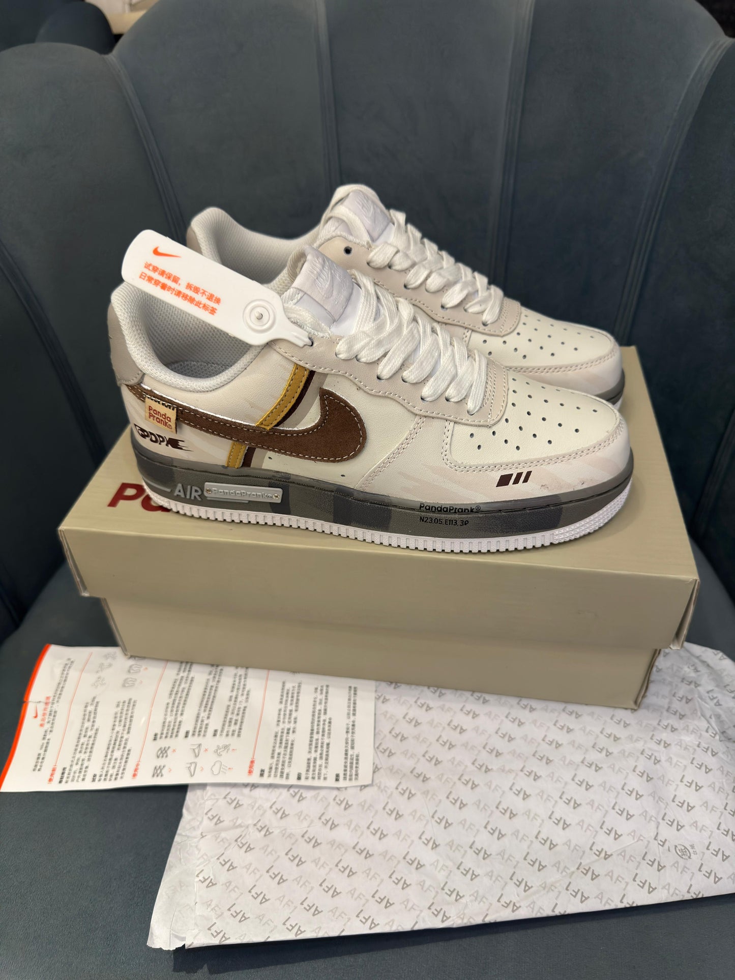 Nike airforce 1 low panda prank