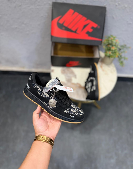 Nike air jordans retro 1 reverse travis x dior