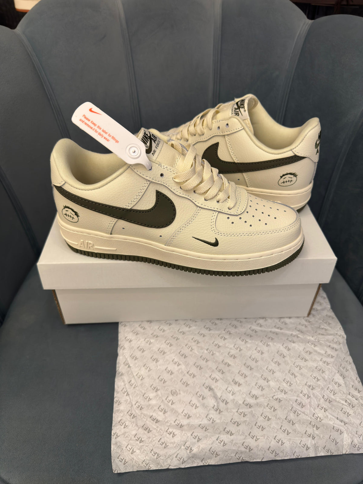 Nike airforce 1 kaws