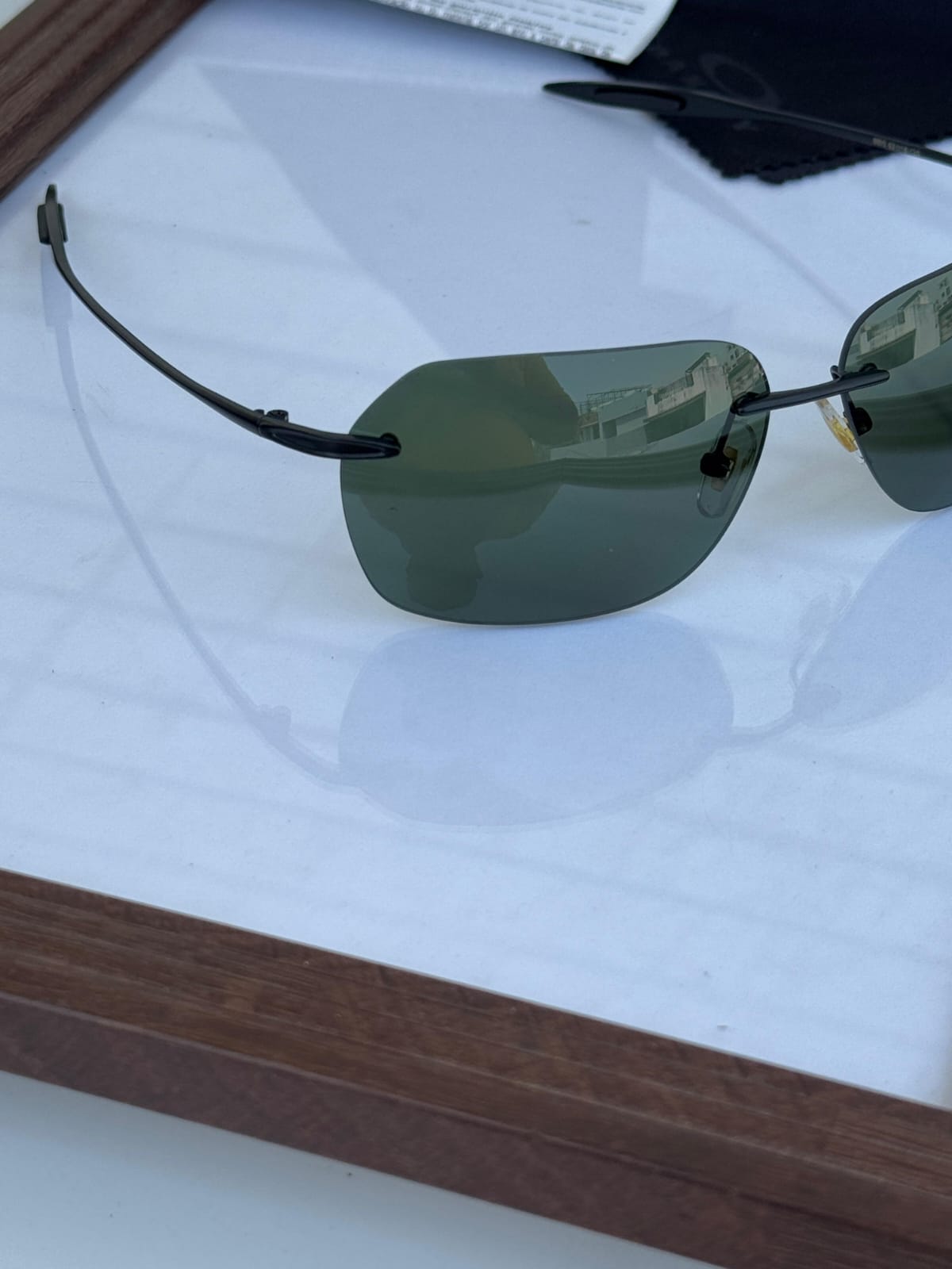 OAKLEY