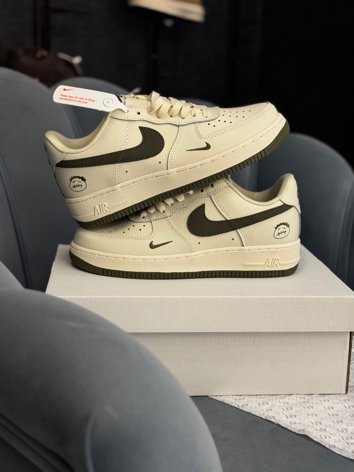Nike airforce 1 kaws