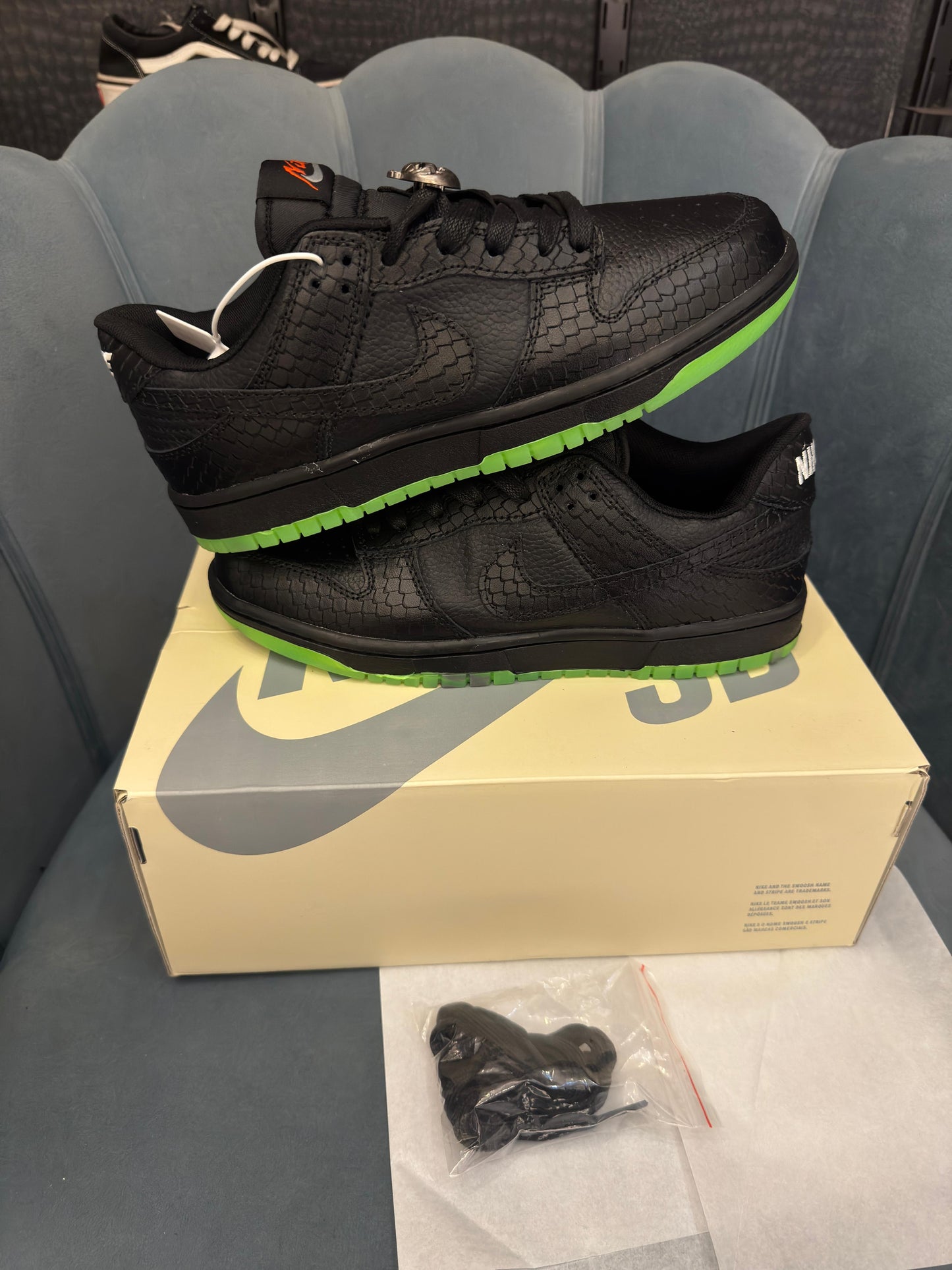 Nike sb dunk halloween