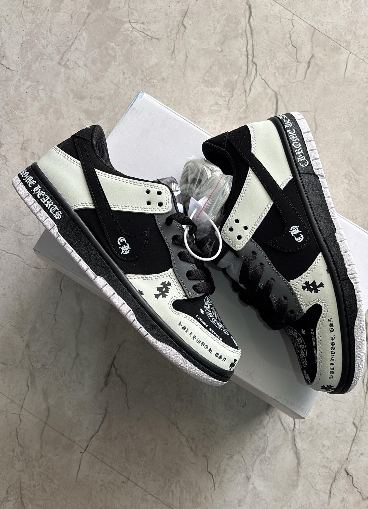 Nike sb dunk x chrome hearts