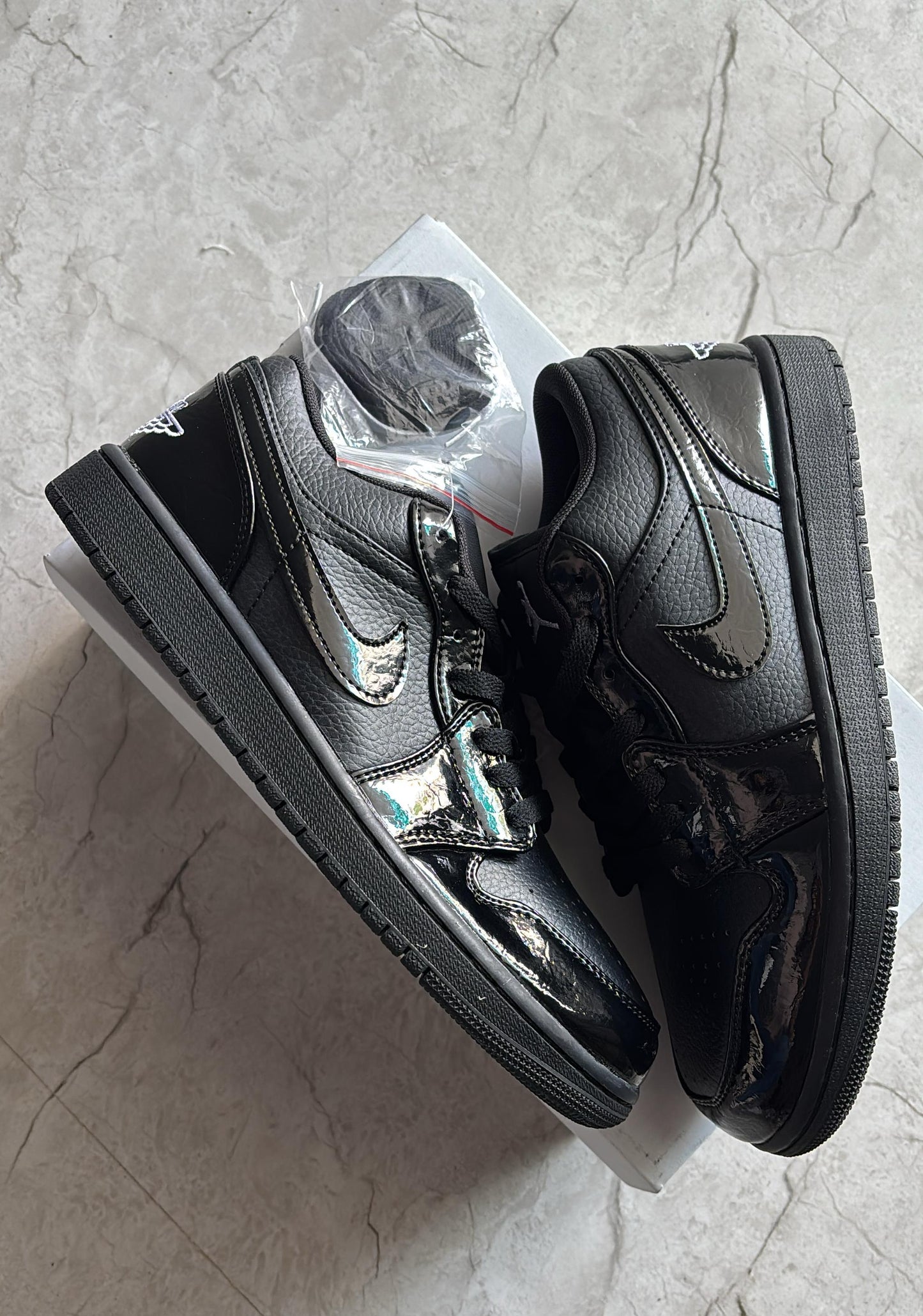 Nike air jordan 1 low black croc patent