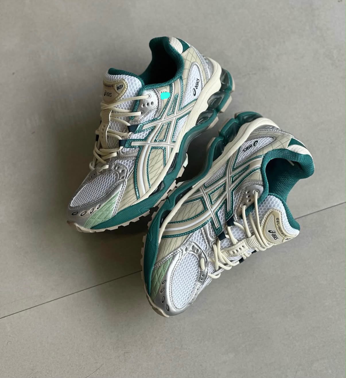 Asics nimbus 10.1 offwhite green