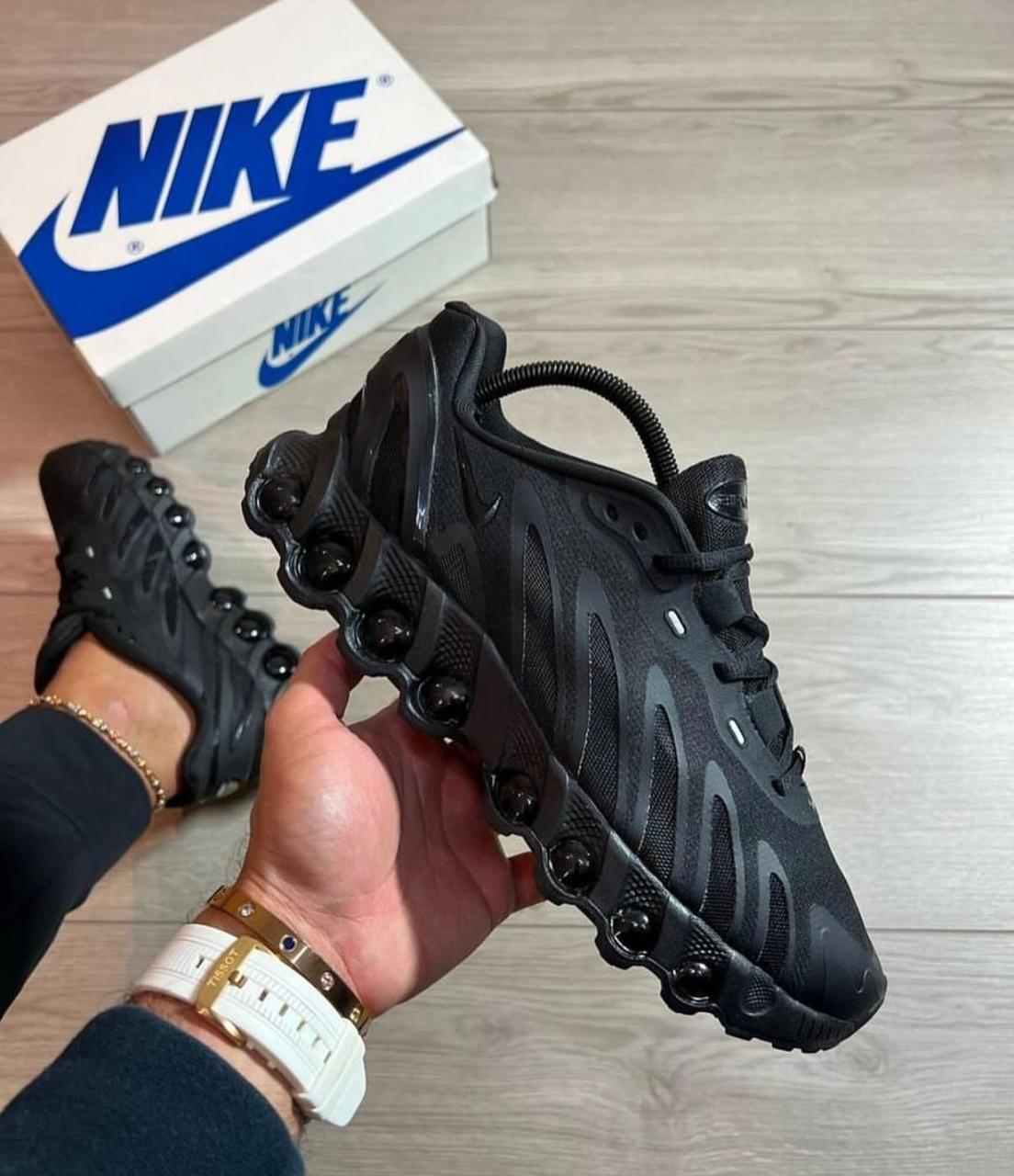 Nike airmax DN8 black red