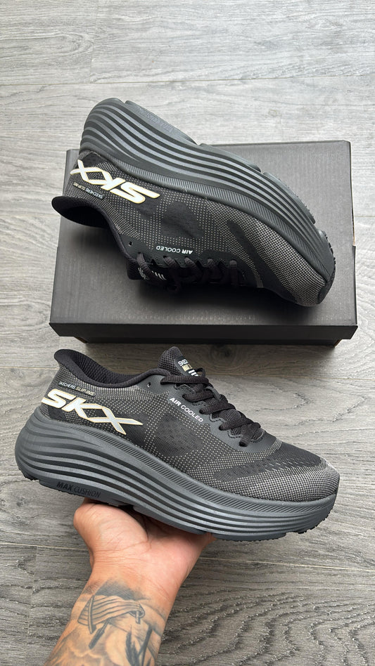 Skechers max cusion slip in