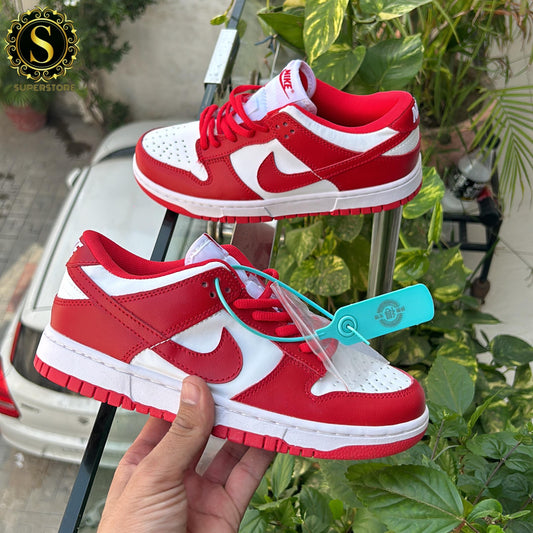 Nike sb dunk low university red