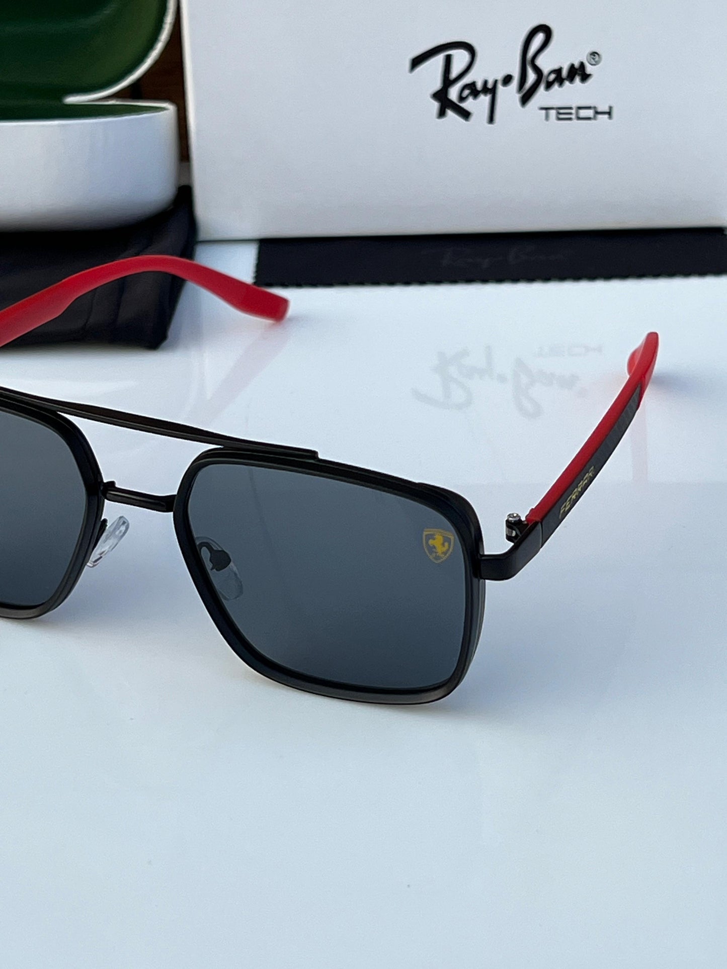 Ray ban Ferrari