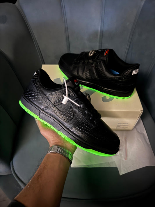 Nike sb dunk halloween