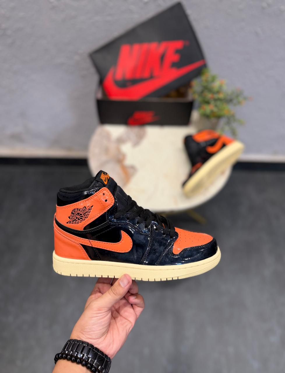 Nike air jordans retro 1 shattered 3.0 patent