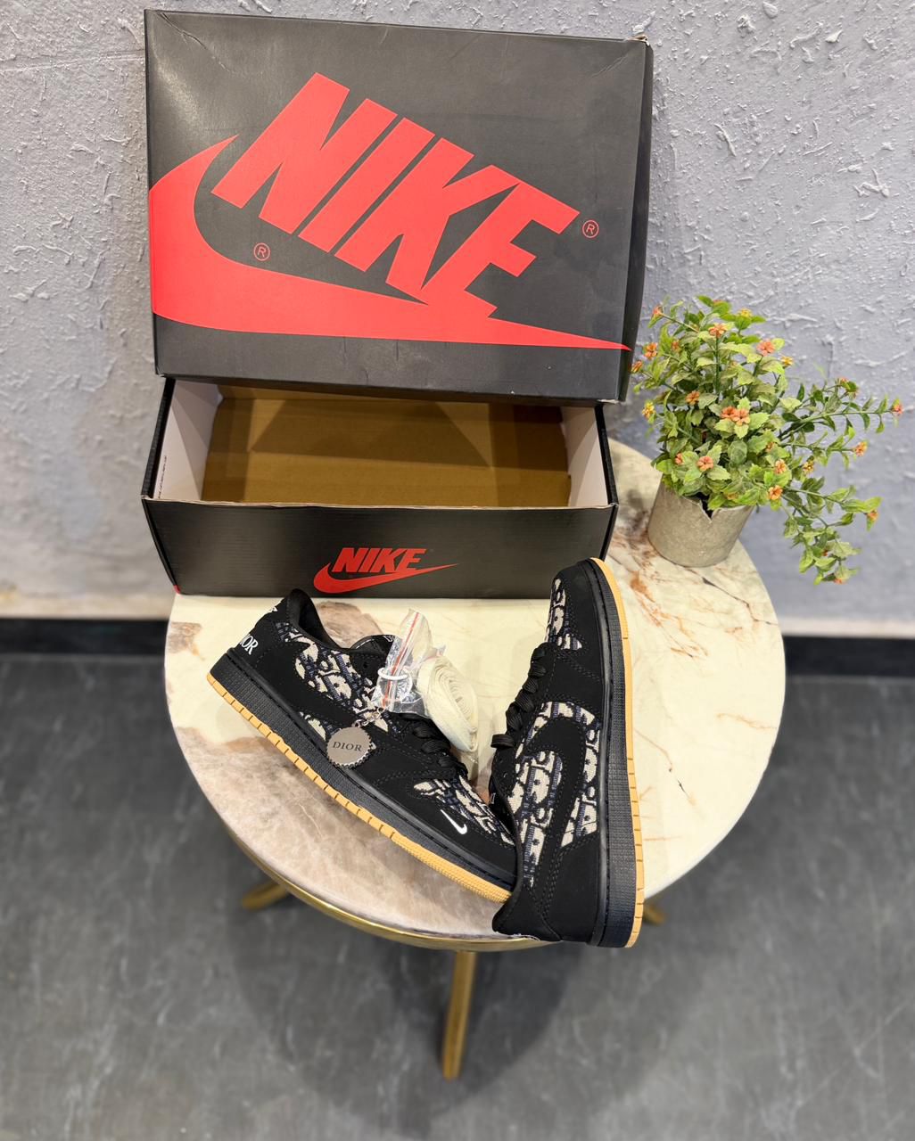 Nike air jordans retro 1 reverse travis x dior
