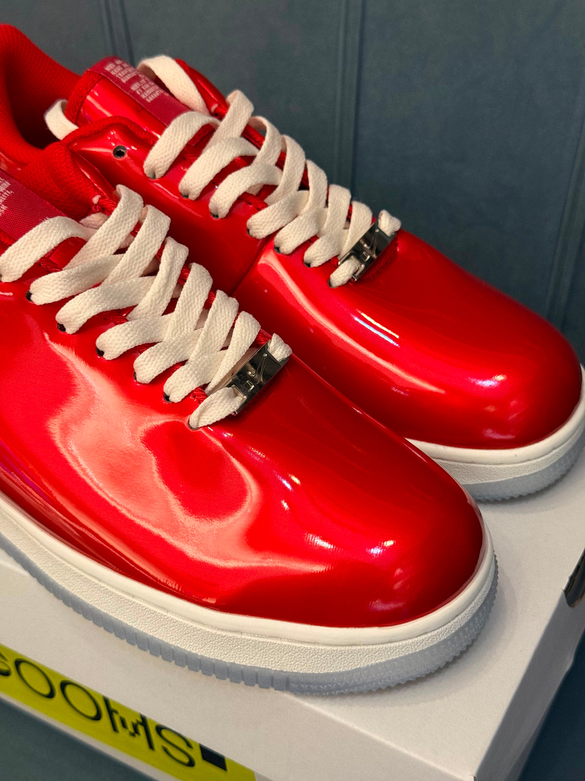 Nike airforce one 404 swoosh error red