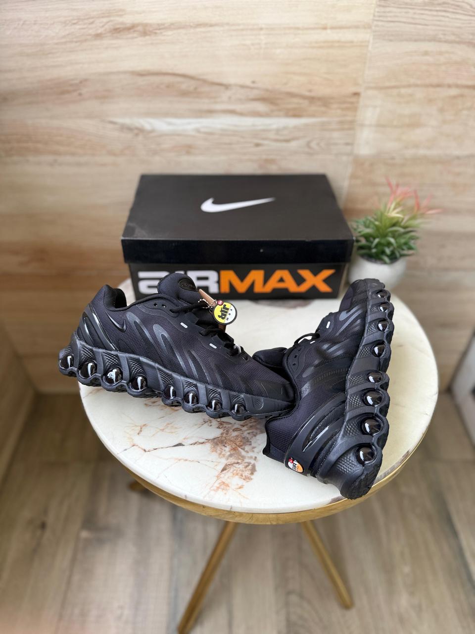 Nike airmax DN8 black red