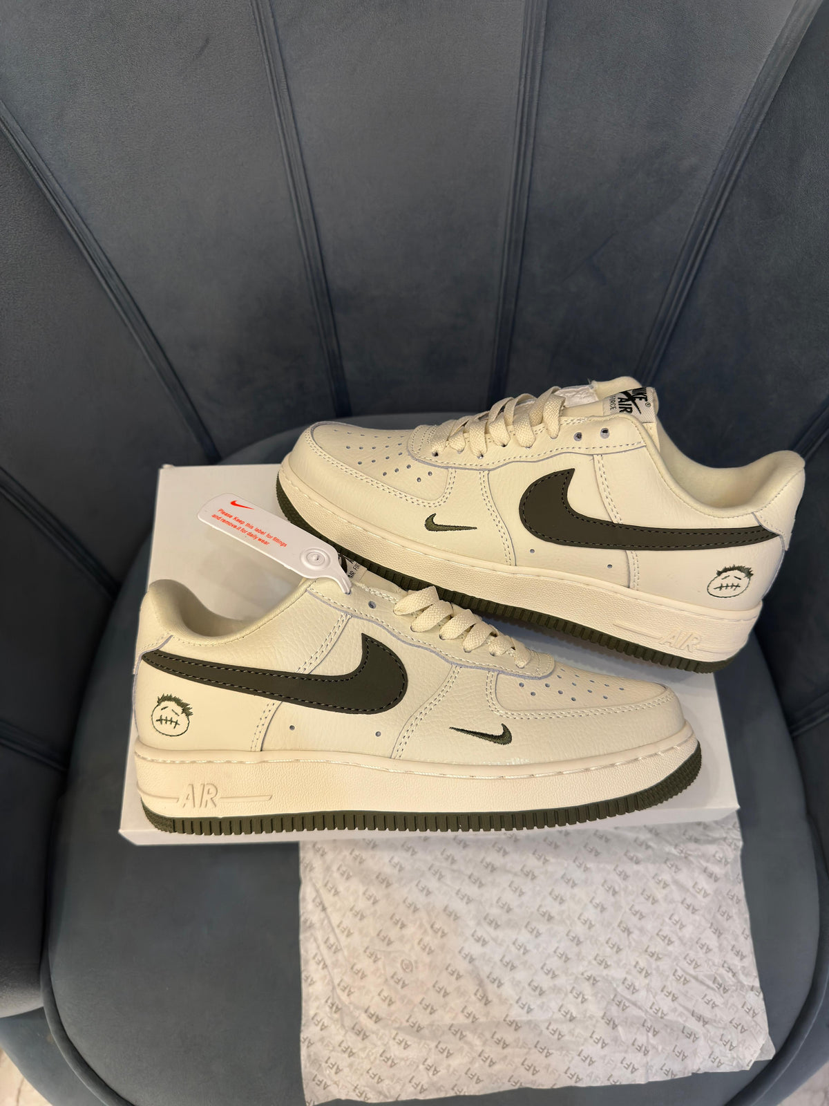 Nike airforce 1 kaws