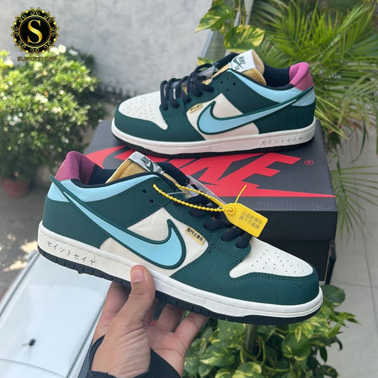 Nike sb dunk low x saint seiya