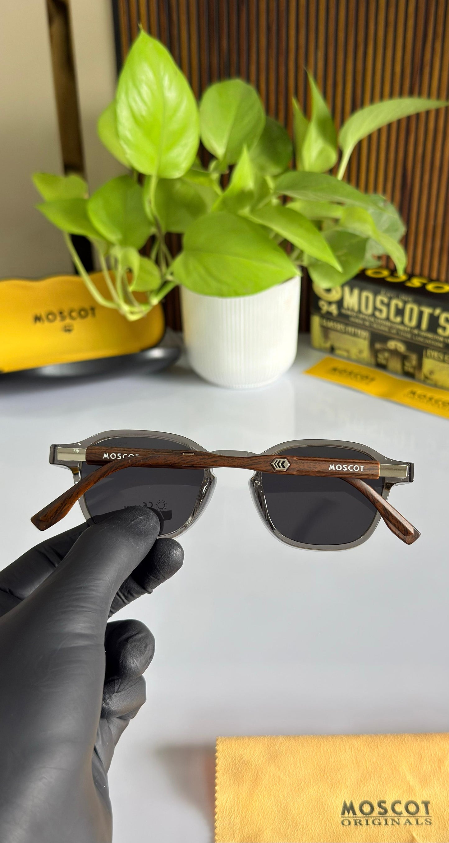 Moscot