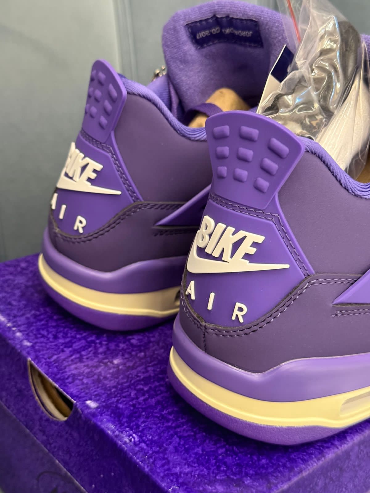 Nike air jordans retro 4 nigel sylvester purple