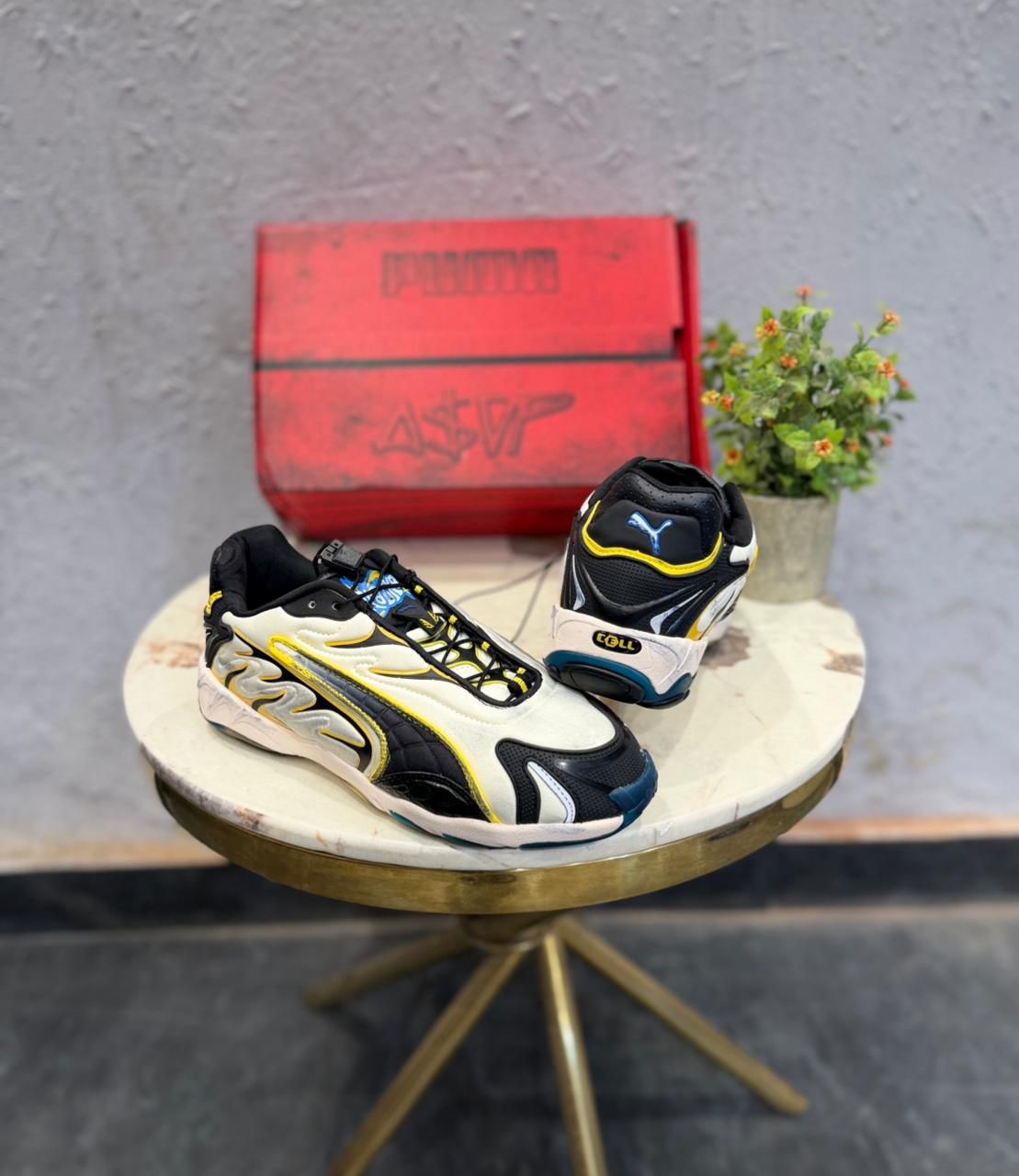 Puma inhale asap pale yellow