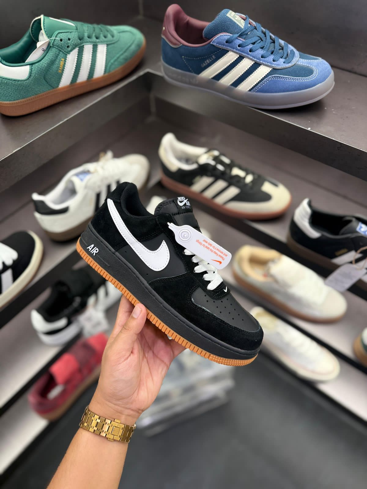 Nike airforce 1 black white gum