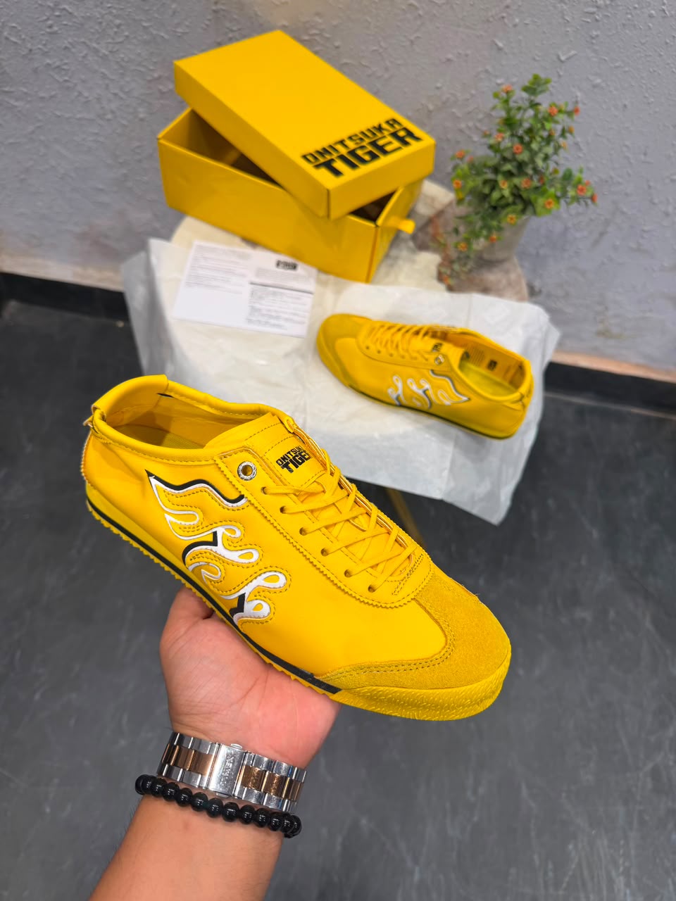 Onitsuka tiger sd fire yellow