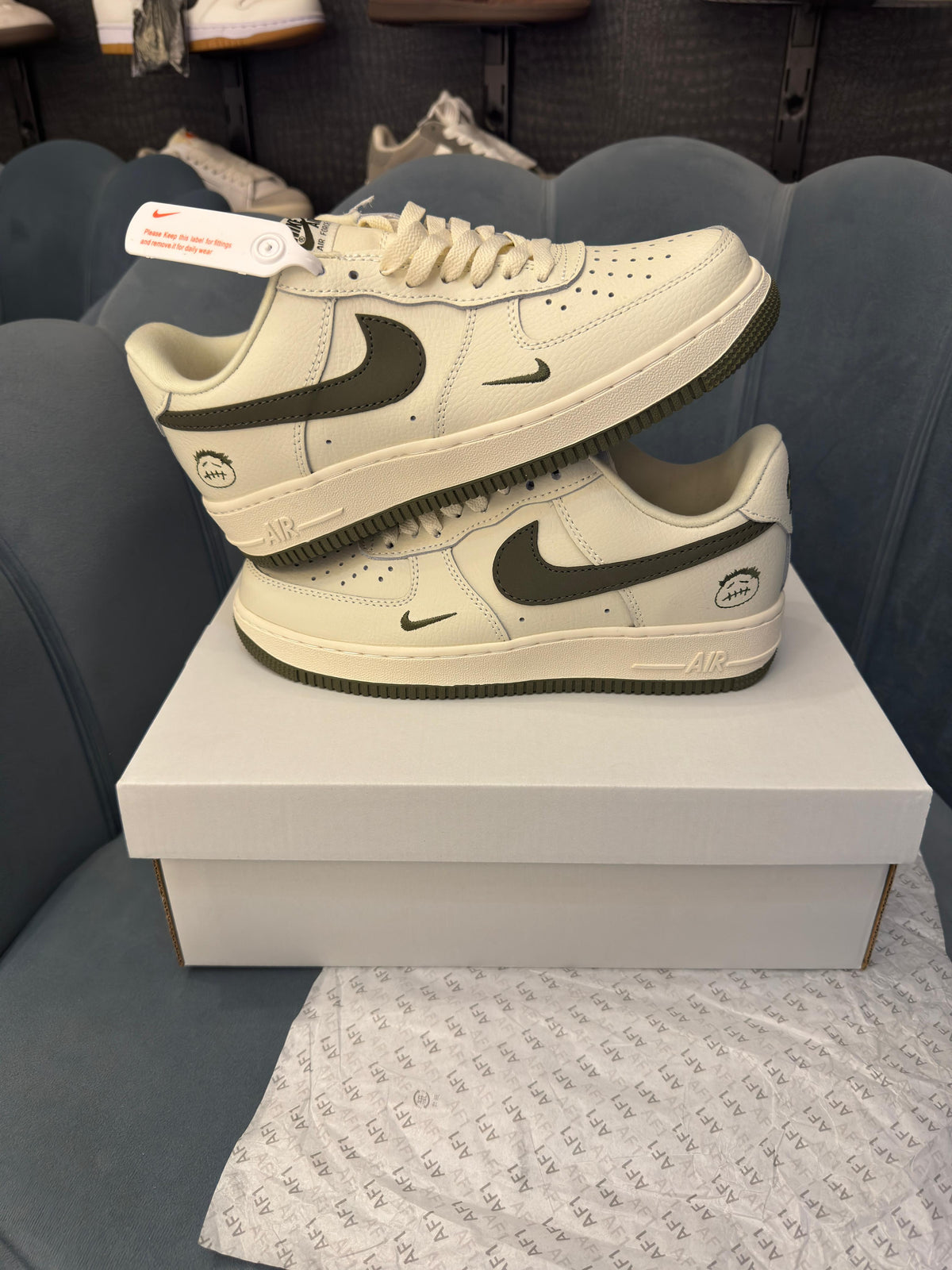 Nike airforce 1 kaws